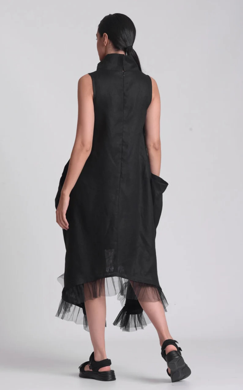 Oversized-black-sleeveless-linen-dress-1.jpg